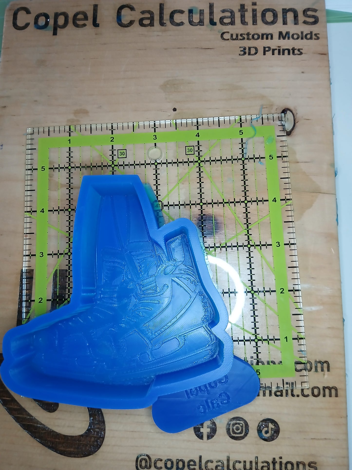 Skates