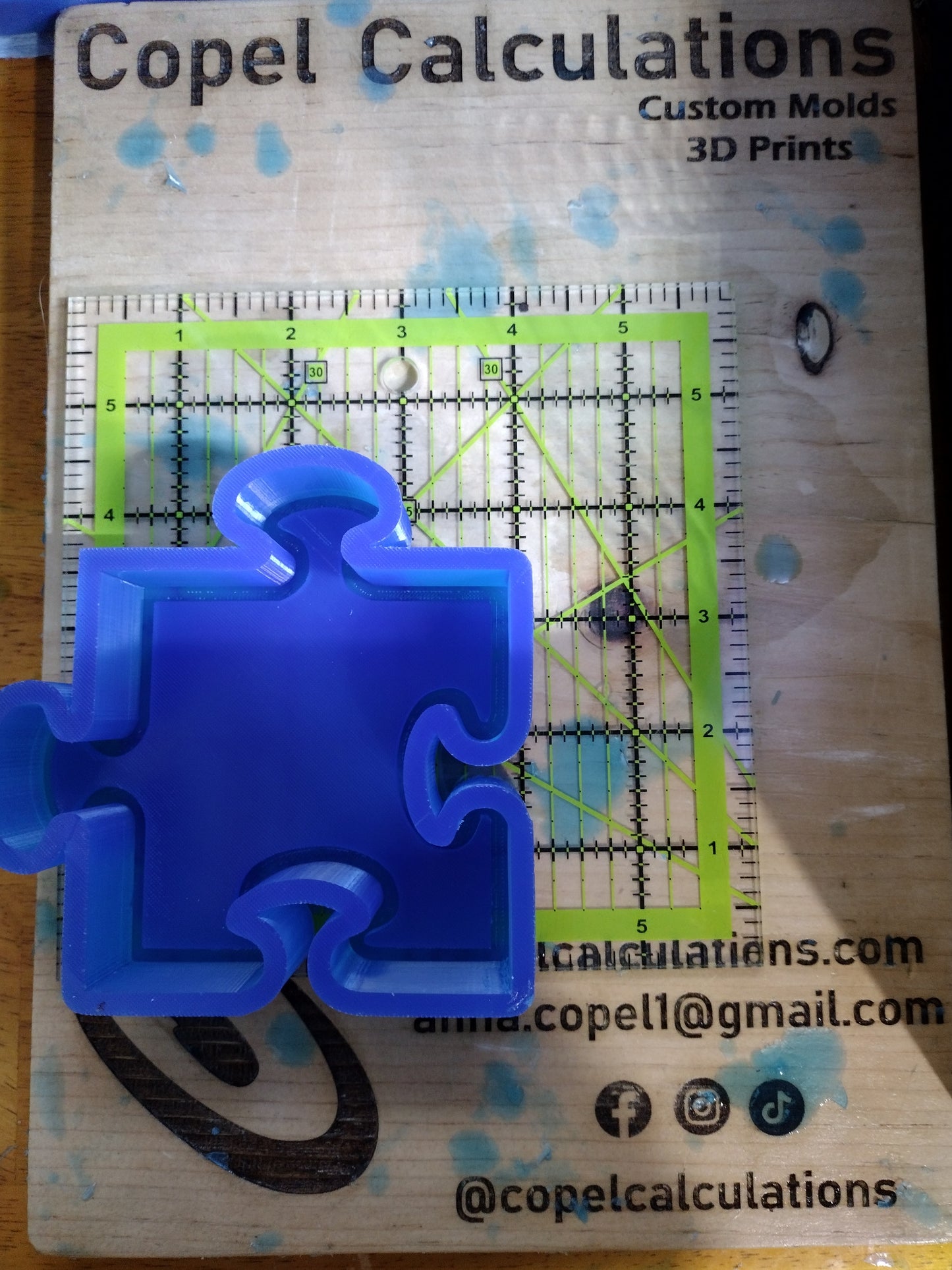 Puzzle Piece Shaker Mold